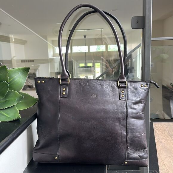 Solo New York Genuine leather shoulder tote business travel laptop  like new - Picture 1 of 14